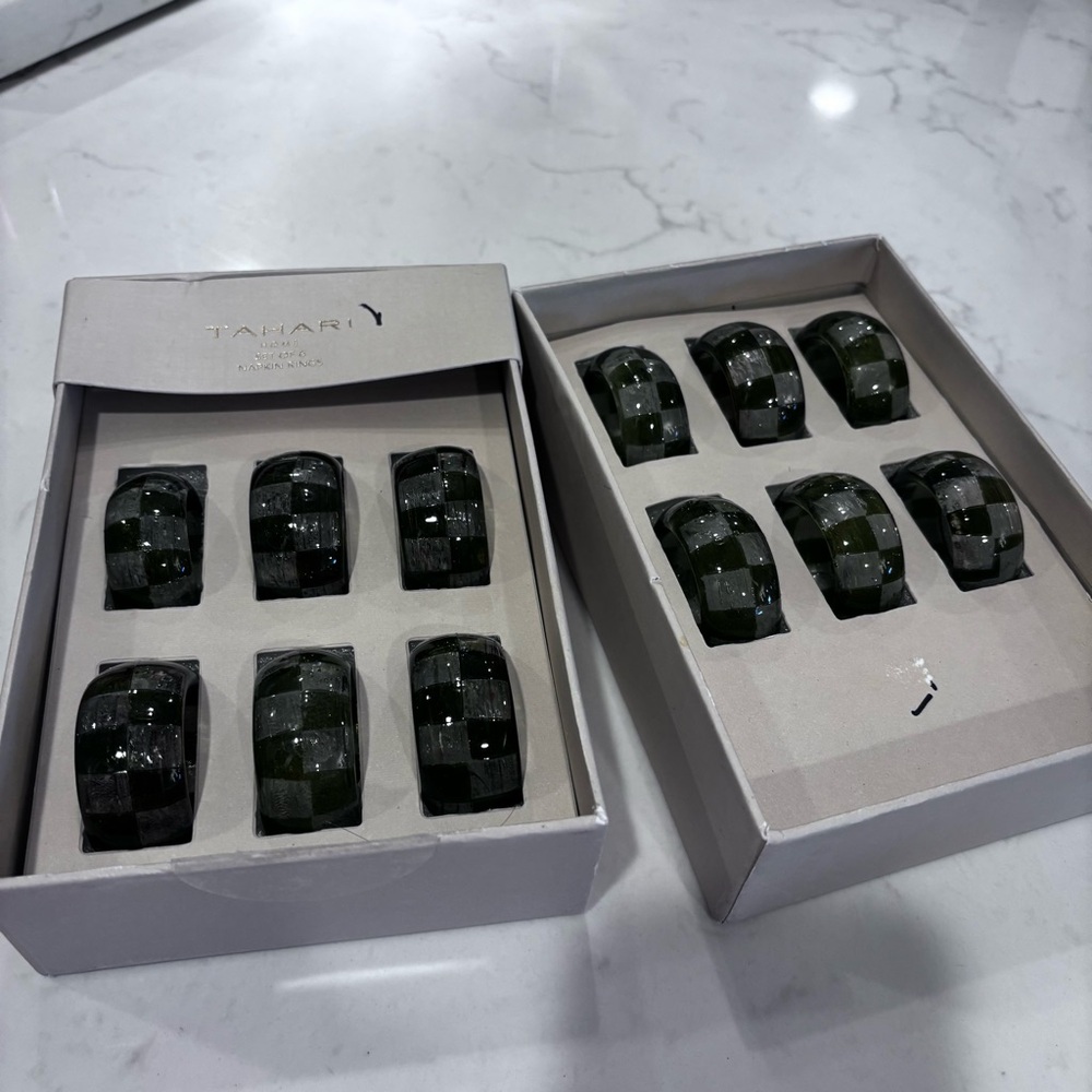 Tahari Green and Gray Checkered Napkin Rings 2 sets